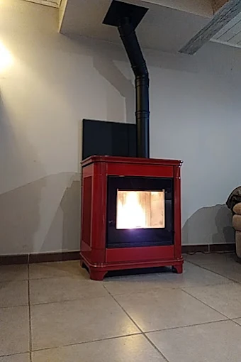 Installation d'un poêle à granulés par Au Feu Ariégois à Sinsat