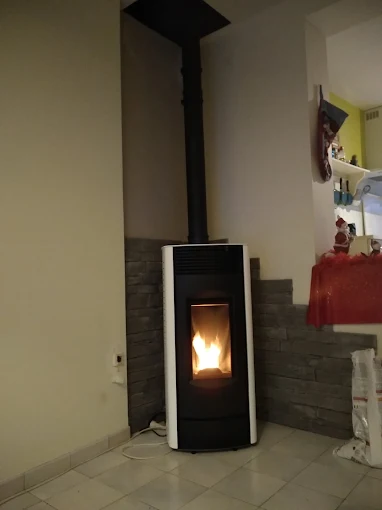 Installation d'un poêle à granulés par Au Feu Ariégois à Sinsat